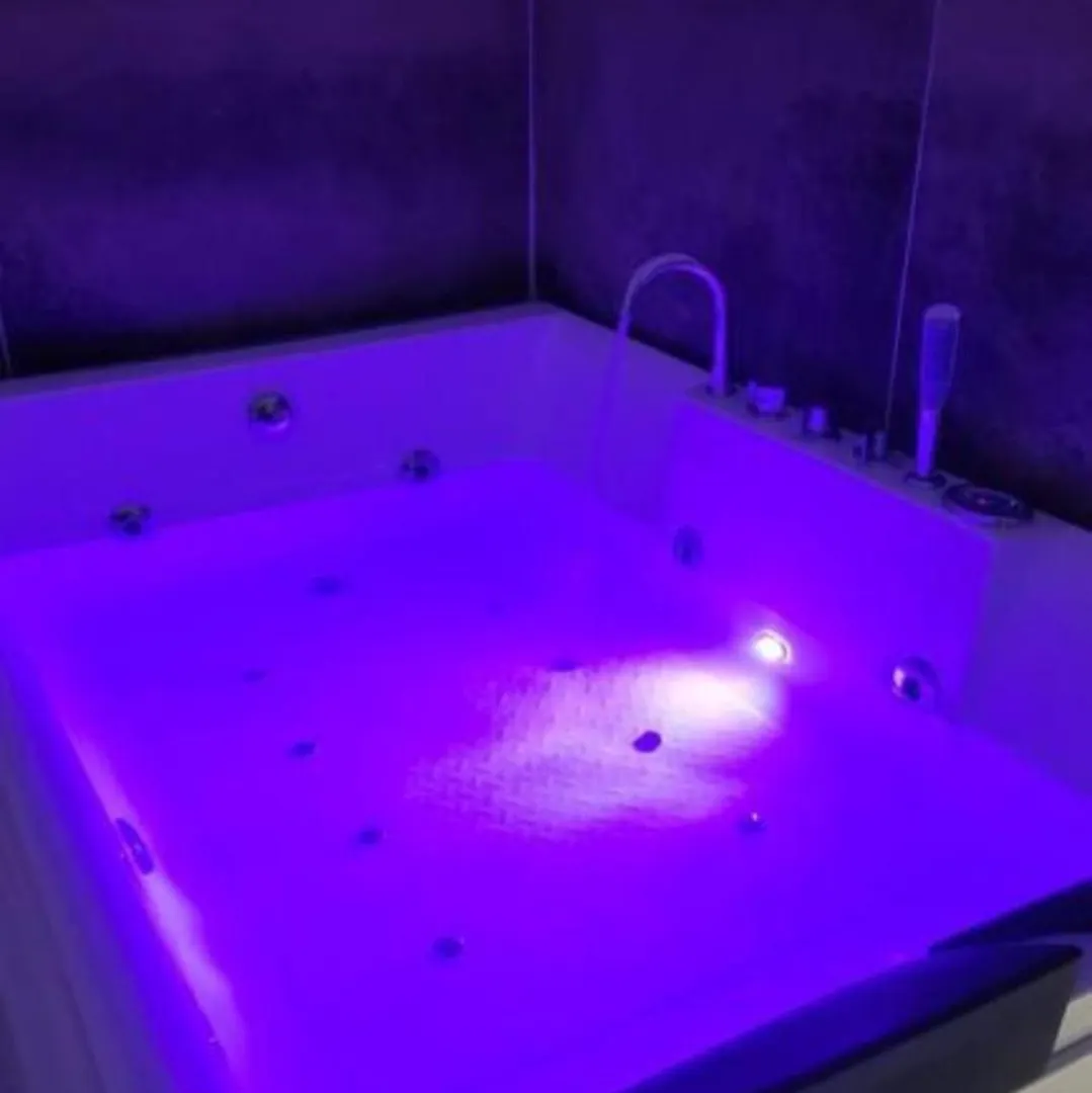 ホテル Shibari Jacuzzi カターニア ラブホテル